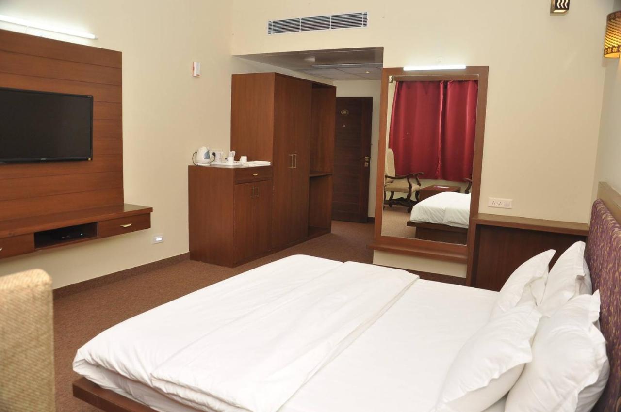 Neelkanth'S Bagar Inn Resort Jhunjhunu Exteriör bild