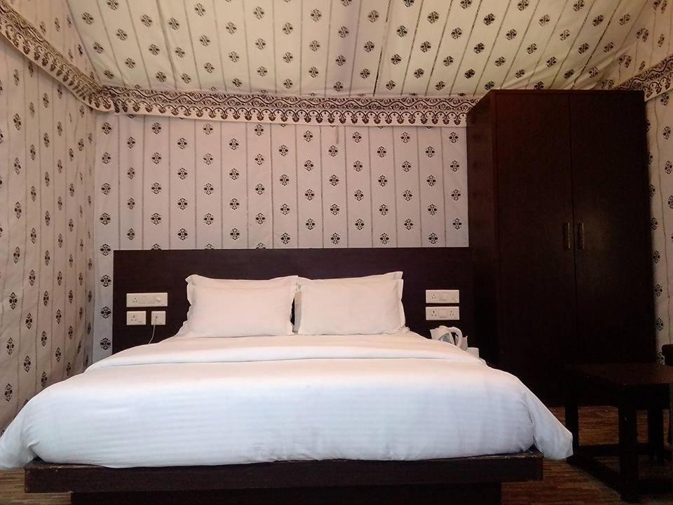 Neelkanth'S Bagar Inn Resort Jhunjhunu Exteriör bild