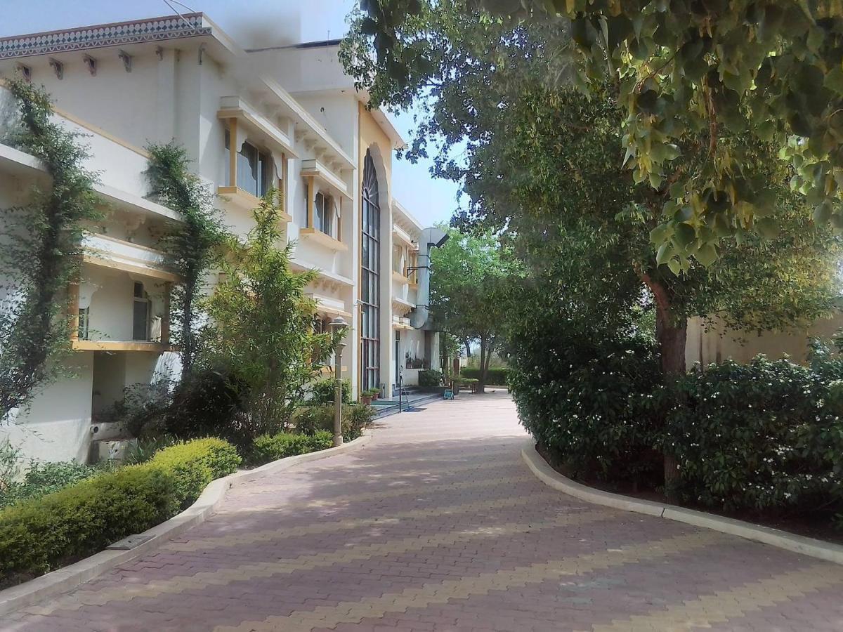 Neelkanth'S Bagar Inn Resort Jhunjhunu Exteriör bild